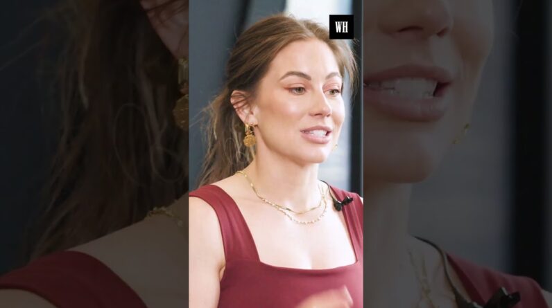 I mean OBVIOUSLY Shawn Johnson East is doing handstands in the gym  #womenshealth