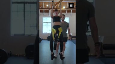 Alison Brie casually doing 45lb weighted pull-ups #womenshealth #mastersoftheuniverse